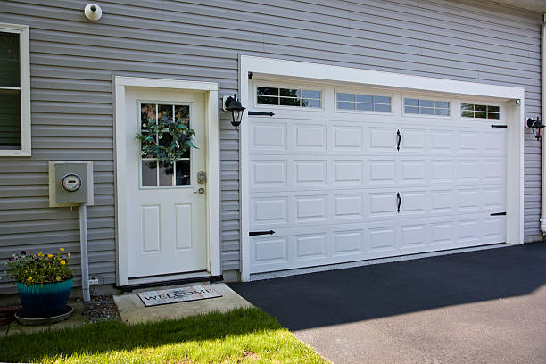 24/7 Emergency Garage Door Installation experts in Sharpes, FL